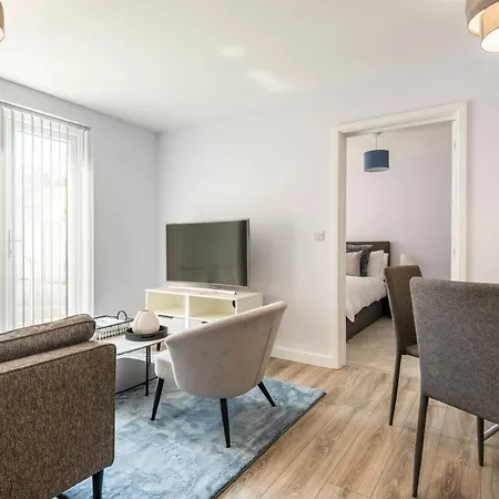 Lovely 2 Bedroom In *